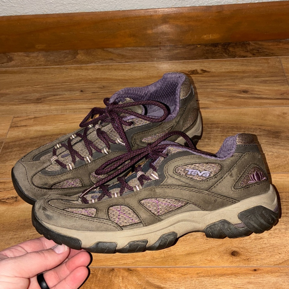 Teva Genea trail hiking shoes, brown & purple - womens size 7